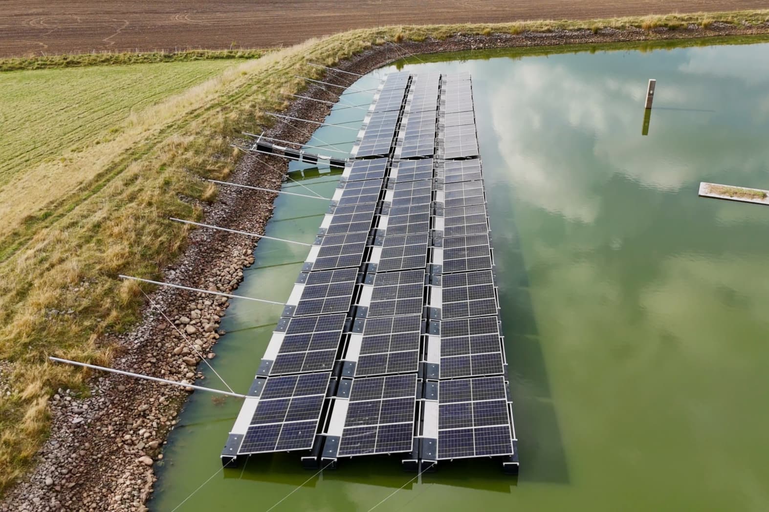 Bifacial floating solar panels on Tångagård's irrigation pond