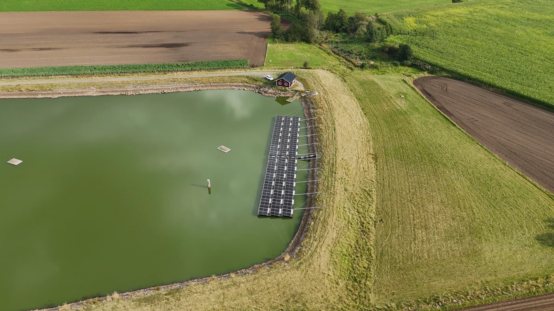 Floating solar panels on the irrigation pond at Säve Nursery
