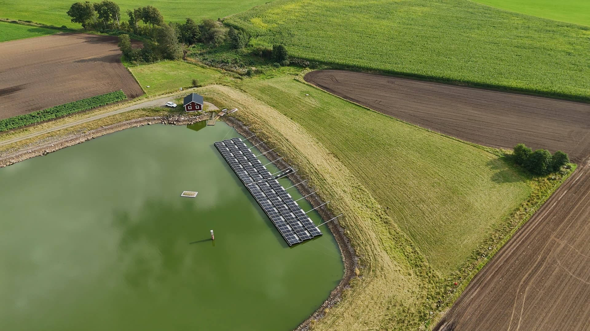 Tångagård irrigation pond with floating solar system
